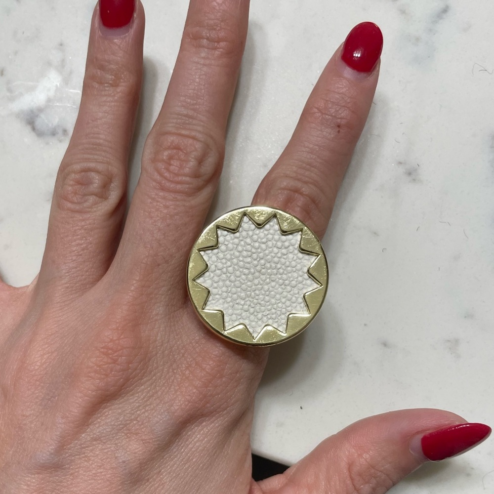 House of Harlow ring